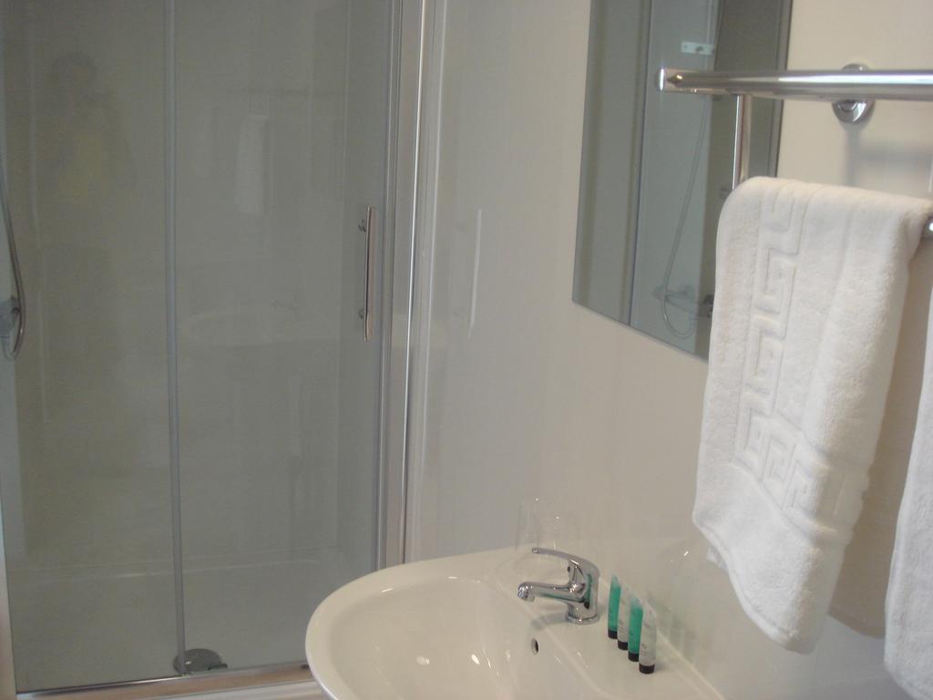 New Lomond Hotel Paisley Chambre photo